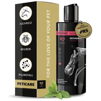 Schwarze Flasche von Peticare PETHORSE Health 2021, mit einem Pferdebild, mit Text zu den Zutaten und einem Siegel für Wirksamkeit.