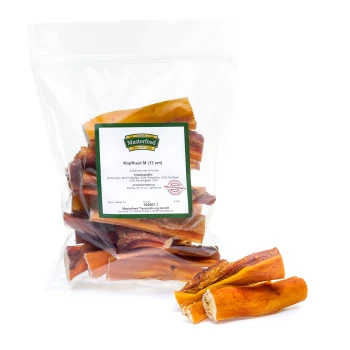 Eine durchsichtige Plastiktüte mit Hundekauartikeln, die mit "Masterfeed Kophaut M (13 cm)" beschriftet ist, mit sichtbaren Nährwertangaben und Zutaten.