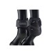 Schwarze Pferde-Stiefeletten, die auf einer Schaufensterpuppe präsentiert werden, mit dem Stubben Evolution-Logo und verstellbaren Riemen für einen sicheren Sitz.