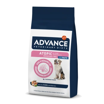 Sac de nourriture pour chien étiqueté "ADVANCE VETERINARY DIETS ATOPIC & FOOD SENSITIVITY", présentant un chien et affirmant réduire les démangeaisons en 4 semaines.