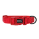 Rotes Hundehalsband mit einer stabilen Schnalle und einem schwarzen DOOG-Logo, mit einem strukturierten Design und einem metallischen D-Ring zur Leinenbefestigung.