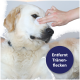 Hellgoldener Retriever, dem mit einem Pad von einer Hand das Auge abgewischt wird; blauer Kreis 'Entfernt Tränenflecken'.