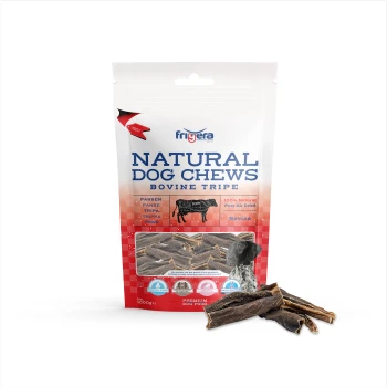 Packung 'Natural Dog Chews Bovine Tripe' mit luftgetrockneten Rinder-Magenstücken, mit einer Hundesilhouette und Nährwertangaben.