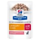 Hill's Prescription Diet c/d Urinary Care kattenvoer zakje met zachte stukjes in saus met zalm, gelabeld als veterinaire exclusief.