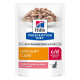 Hill's Prescription Diet c/d Urinary Care Katzenfutterbeutel mit zarten Stückchen in Soße mit Lachs, als veterinärmedizinisch exklusiv gekennzeichnet.
