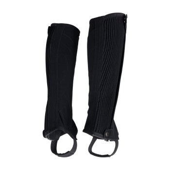 Schwarze Reitbeinschützer mit strukturiertem Design und verstellbaren Riemen, nebeneinander vor einem weißen Hintergrund präsentiert.