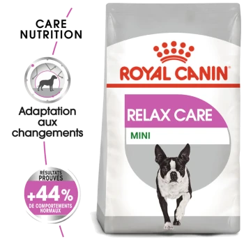 Sac de nourriture pour chien Royal Canin Relax Care Mini avec un Boston Terrier en train de courir, avec du texte mettant en avant la nutrition de soin et l'adaptation aux changements.