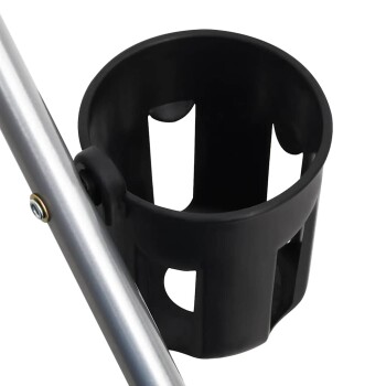 Schwarzer Becherhalter, der an einem silbernen Metallrahmen befestigt ist, entworfen für Haustierwagen oder -träger.