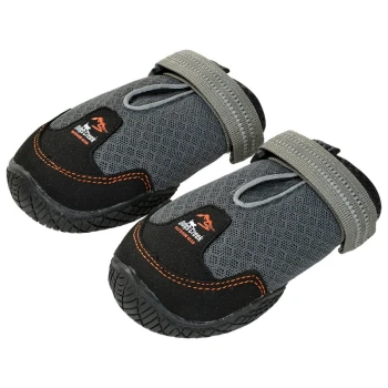 Protège-pattes Hiker S-M Une paire de bottines pour chien grises et noires avec des sangles ajustables, présentant une semelle robuste pour l'adhérence et un logo indiquant "Dog's Feet."