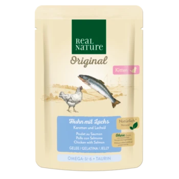 Tüte mit Real Nature Original-Katzenfutter mit Hähnchen und Lachs, mit Illustrationen und Text zu Zutaten und Vorteilen.