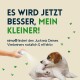 Eine Hand sprüht ein Produkt auf einen verspielten Welpen auf dem Rücken, mit Text über nimo® zur natürlichen Linderung von Juckreiz.