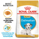 Royal Canin Dalmatian Puppy Futterbeutel mit einer Illustration eines Dalmatiner-Welpen, mit Text, der die Ernährungsbedürfnisse der Rasse und maßgeschneiderte Kroketten hervorhebt.