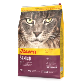 Nahaufnahme des Gesichts einer Katze auf einer Tüte Josera Senior Katzenfutter, die Vorteile wie Anti-Aging und leichte Verdaulichkeit hervorhebt.