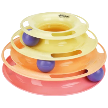 Buntes dreistufiges Katzenspielzeug mit Bällen, mit gelben, orangefarbenen und pinken Schichten, entworfen für interaktives Spielen.