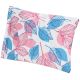 Ein dekoratives Haustierkissen mit einem bunten Muster aus rosa und blauen Blättern auf einem weißen Hintergrund.