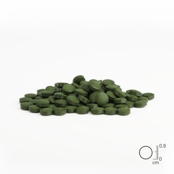 Bild von REAVET Chlorella-Tabletten für Hunde mit einem Dalmatiner. Text: 'Premium Chlorella für das Immunsystem und den Stoffwechsel.'