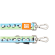 Blaue und grüne Haustierleine mit Cartoon-Schafmuster und orangefarbenem Max & Molly Urban Pets Logo-Tag, Metallverschluss.