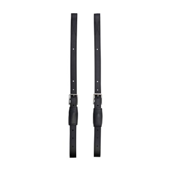 Zwei schwarze Lederhalsbandriemen mit verstellbaren Schnallen und mehreren Löchern zur Größenanpassung, vor einem weißen Hintergrund präsentiert.