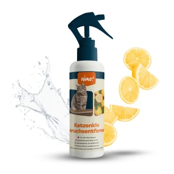 Eine Sprühflasche mit der Aufschrift "nimo" zur Beseitigung von Katzenstreu-Gerüchen, mit einem Katzenbild, Zitronenscheiben und Wasserspritzern.