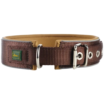Brauner Hundehalsband mit gepolstertem Innenraum, Metallschnalle und D-Ring zur Leinenbefestigung, mit einem kleinen grünen und gelben Hunter-Logo.