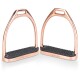 Kupferfarbene Pferdereitsteigbügel mit strukturierten schwarzen Gummifußbetten, mit dem Markennamen 'EQUINATE' an der Seite.
