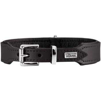 Dunkelbraunes, gepolstertes Lederhalsband mit silberner Schnalle und Halter sowie Metallanhänger mit der Aufschrift 'HUNTER'.