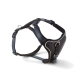Schwarzes, gepolstertes Hundegeschirr mit verstellbaren grauen Gurten, Metall-D-Ringen, reflektierendem Besatz und Front-Clip-Design.