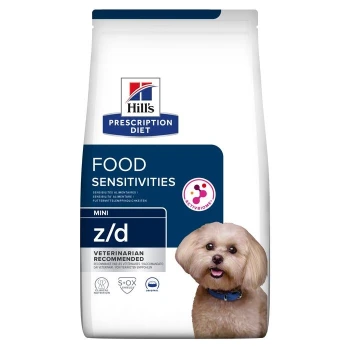 Hill's Prescription Diet z/d Mini Hundefutterbeutel, gekennzeichnet für Nahrungsmittelunverträglichkeiten, vom Tierarzt empfohlen, mit einem kleinen Hund am Boden.