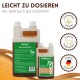 Kind füttert ein weißes Pferd aus einem grünen Eimer, daneben eine Flasche Supravit Bronchial Kräuter; Text: „Leicht zu dosieren, 20 ml pro Tag ins Futter gemischt.“