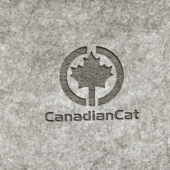 Logo von "CanadianCat" mit einem stilisierten Ahornblatt in einem kreisförmigen Design, vor einem strukturierten grauen Hintergrund.