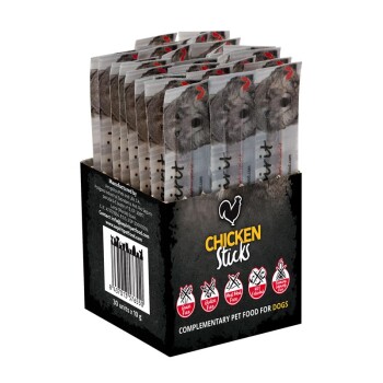 Schachtel mit Chicken Sticks Hundeleckerlis, Packungen mit Hundephoto; Text: 'CHICKEN Sticks', 'Ergänzungsfuttermittel für Hunde'