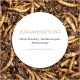 Getrocknete Mehlwürmer und Insekten mit einem weißen Kreis 'ZUSAMMENSETZUNG', der Heuschrecken, Seidenraupen und Mehlwürmer aufführt.