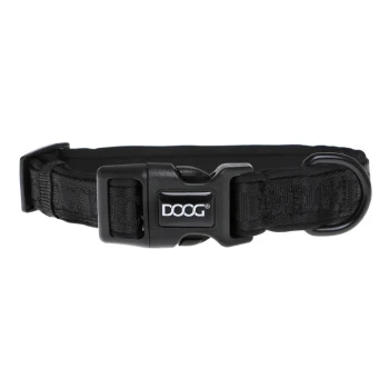 Neosport Dog Collar BLACK XS Schwarzes Hundehalsband mit einer stabilen Schnalle und D-Ring, mit dem DOOG-Logo, das prominent auf der Schnalle angezeigt wird.