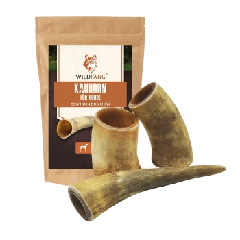 Kuhhorn-Hundekauartikel von Wildfang, verpackt in einer braunen Tüte mit dem Text "KAUHORN FÜR HUNDE" und "COW HORN DOG CHEW."