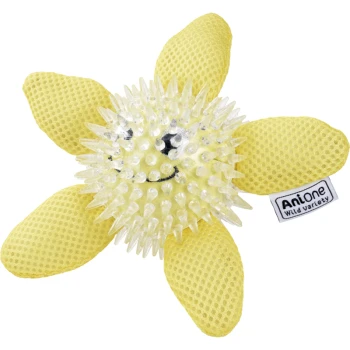 Un jouet pour chien en forme de fleur jaune avec un centre épineux et des pétales en maille, avec un visage souriant et une étiquette AniOne.