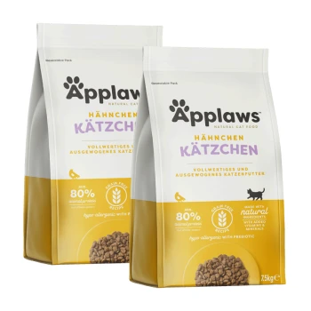 Zwei Beutel Applaws Naturkatzenfutter, beschriftet mit "Hähnchen Kätzchen", mit einem getreidefreien Rezept und 80% tierischem Protein.