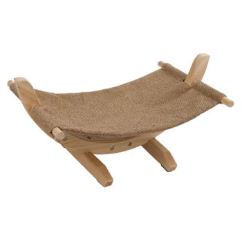 Holz-Haustierhängematte mit einem gewebten Stoffsitz, entworfen für kleine Haustiere, um bequem zu entspannen.