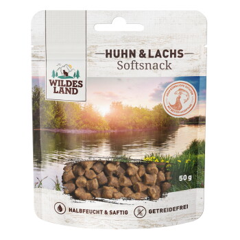 Snackbeutel Wildes Land: 'HUHN & LACHS Softsnack', Flussmotiv, 50 g, 'HALBFEUCHT & SAFTIG', 'GETREIDEFREI'.
