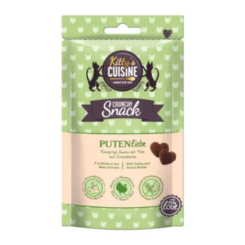 Crunchy Snack with Love 50g Putenliebe, mit Pute und Aroniabeeren Grüne Snackverpackung mit der Aufschrift "Kitty's Cuisine Crunchy Snack" mit herzförmigen Truthahn- und Aroniabeeren-Leckerlis.