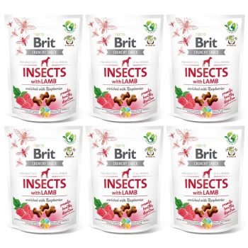 Sześć torebek Brit Crunchy Snack dla psów, z 'Owady z Jagnięciną' wzbogacone malinami, wspierające zdrowe trawienie.