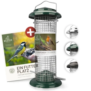 Ein grüner Vogelfutterspender mit einem Metallgitterdesign, mit einem Etikett, das "FUTTERSPENDER FÜR ERDNÜSSE" liest und Bildern von Vögeln.