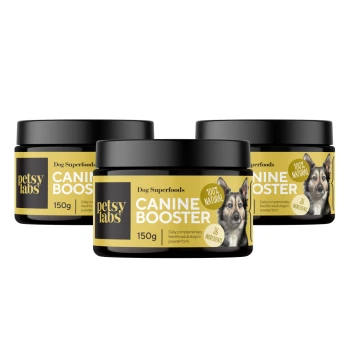 Drei Gläser "Petsy Labs Canine Booster" Hundesuperfoods, jeweils 150g, gekennzeichnet als 100% natürlich mit 26 Zutaten, entwickelt für erwachsene Hunde.