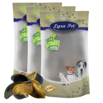 Drei Lyra Pet Nature Power Hundeleckerli-Beutel mit abgebildeten Hunden, sichtbarem 'Lyra Pet' und 'Nature Power' Text, Pfotenabdruck-Motiv und Kaustückchen.
