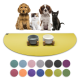 Eine gelbe Haustiermatte mit grauen und weißen Schalen steht vor einem braunen Hund, einer weißen Katze, einem braun-weißen Welpen und einer schwarzen Katze, mit 12 Farboptionen darunter.