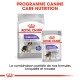 Emballage de nourriture pour chiens Royal Canin présentant des formules "Stérilisées" pour les tailles moyennes et toutes tailles, promouvant le maintien du poids.
