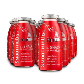 Rote Flaschen mit 'Smoothie Dog' Rindfleischsnacks für Hunde, beschriftet mit 'Der SNACK für jeden Hund', mit Angaben zu natürlichen Zutaten und Superfoods.