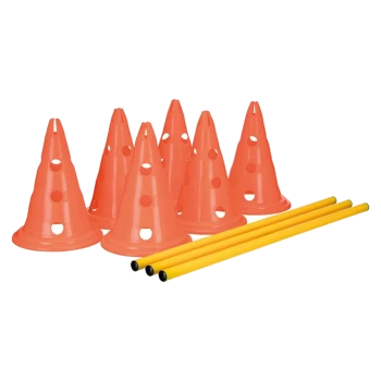 Set van acht oranje trainingsconen met gaten, vergezeld van vier gele palen, ideaal voor hondenagilitytraining.