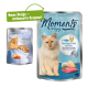 Deux sachets de nourriture pour animaux : à gauche "Moments Sweet Dreams" (poulet & thon), à droite "Moments to Enjoy" (thon & poulet), tous deux avec un chat.