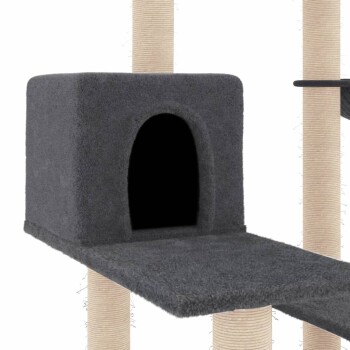 Grauer Katzenbaum mit einem gemütlichen Versteck und einer flachen Plattform, unterstützt von mit Sisal umwickelten Kratzpfosten.