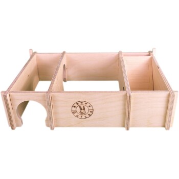 Holzkaninchenhaus mit drei Fächern und einem runden Eingang, mit dem "Getzoo"-Logo und einem Hasen-Design.